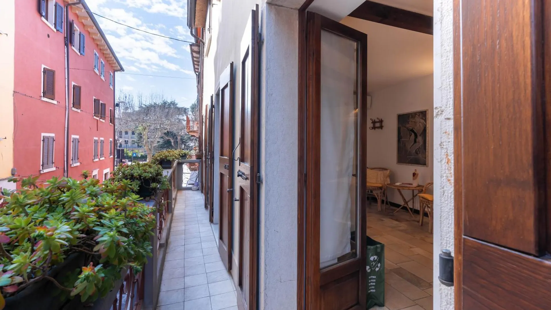 Rosmarino Apartment Garda  Italy