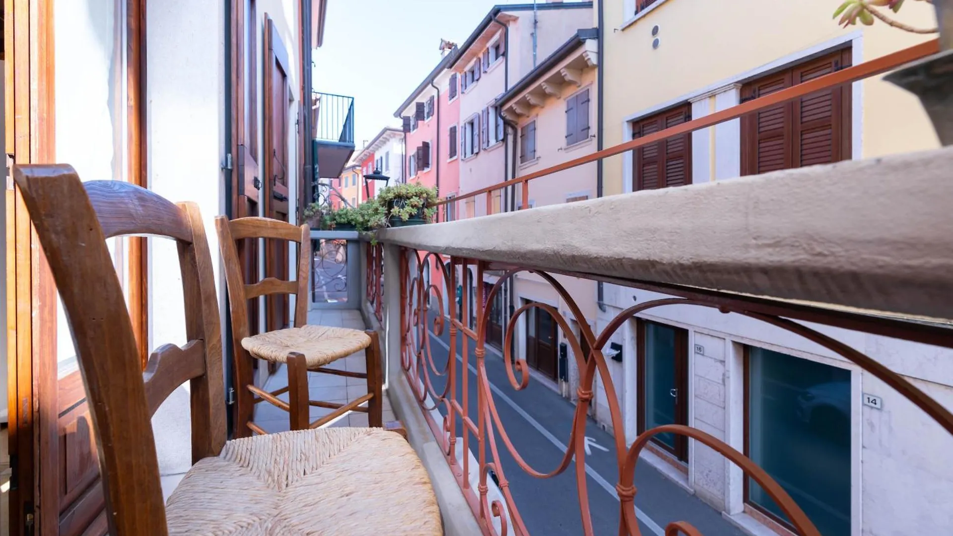 Rosmarino Apartment Garda  0*, Garda (Verona)